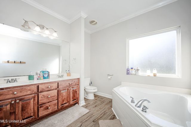 2504 Rue Beaux Chenes Central, Ocean Springs, MS 39564