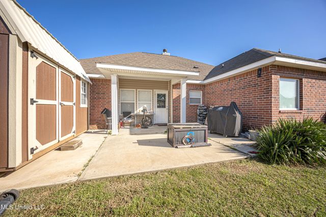 2504 Rue Beaux Chenes Central, Ocean Springs, MS 39564