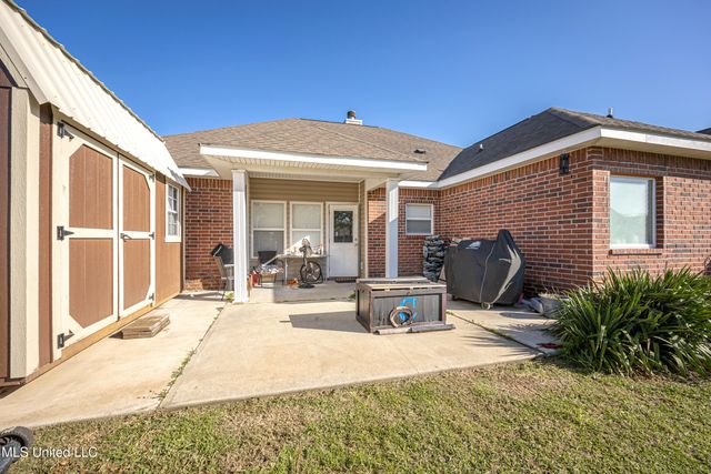 2504 Rue Beaux Chenes Central, Ocean Springs, MS 39564