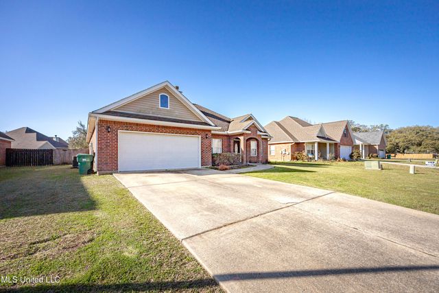 2504 Rue Beaux Chenes Central, Ocean Springs, MS 39564