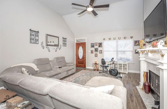 2504 Rue Beaux Chenes Central, Ocean Springs, MS 39564