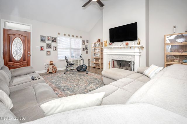 2504 Rue Beaux Chenes Central, Ocean Springs, MS 39564
