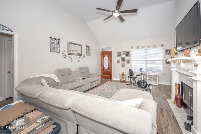 2504 Rue Beaux Chenes Central, Ocean Springs, MS 39564