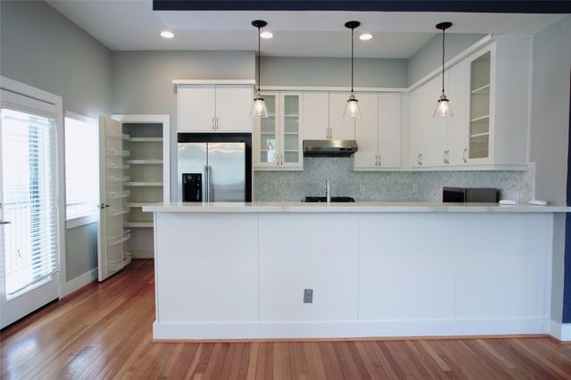 4701 Caroline Street, Houston, TX 77004
