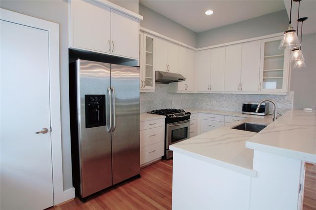 4701 Caroline Street, Houston, TX 77004