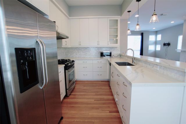 4701 Caroline Street, Houston, TX 77004
