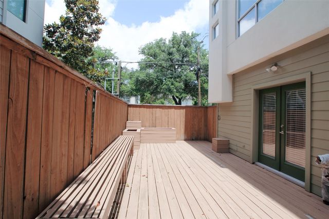 4701 Caroline Street, Houston, TX 77004