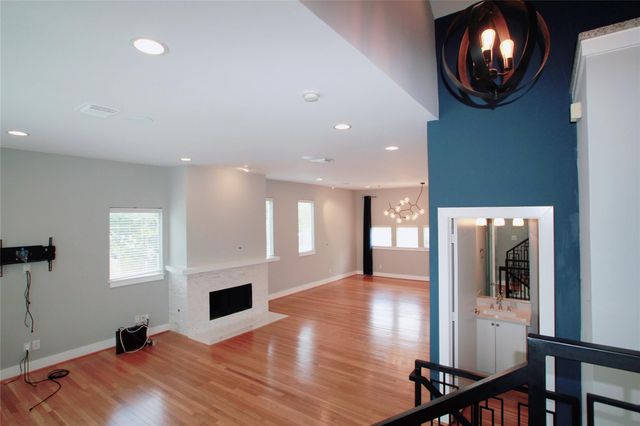 4701 Caroline Street, Houston, TX 77004