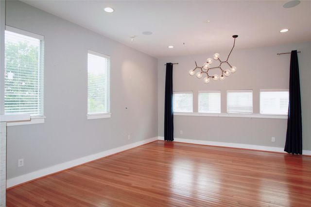 4701 Caroline Street, Houston, TX 77004