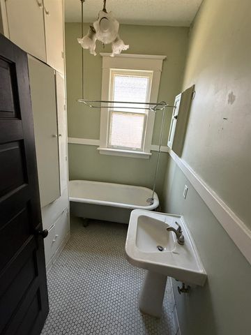 2030 LINDEN AVE, Memphis, TN 38104