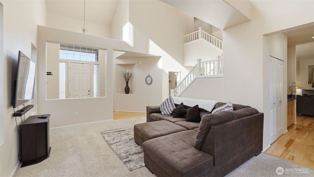 6114 Montevista Drive SE, Auburn, WA 98092