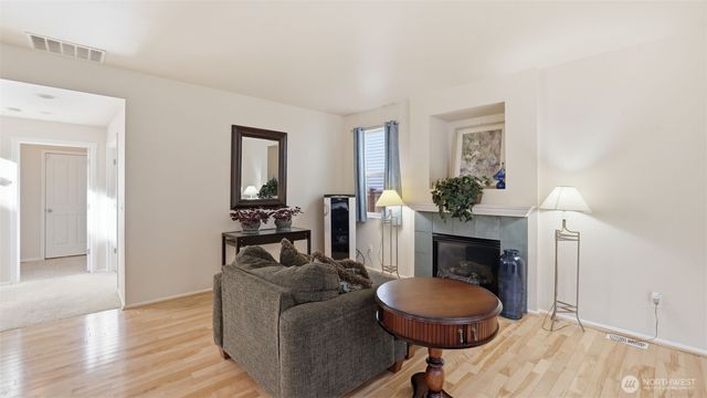 6114 Montevista Drive SE, Auburn, WA 98092