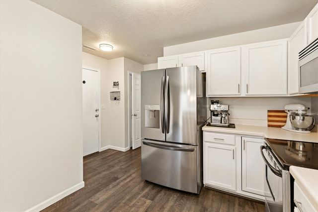 8610 Ep True Parkway 13006, West Des Moines, IA 50266