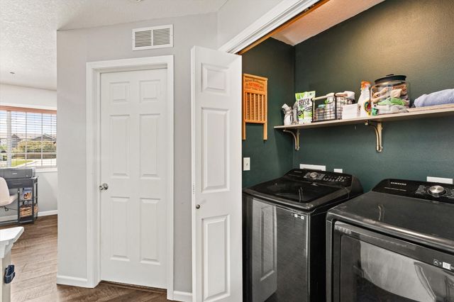 8610 Ep True Parkway 13006, West Des Moines, IA 50266