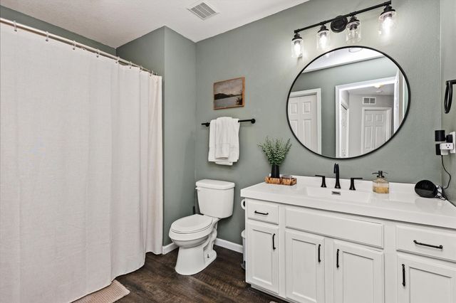 8610 Ep True Parkway 13006, West Des Moines, IA 50266