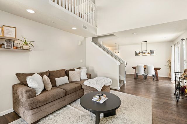 8610 Ep True Parkway 13006, West Des Moines, IA 50266