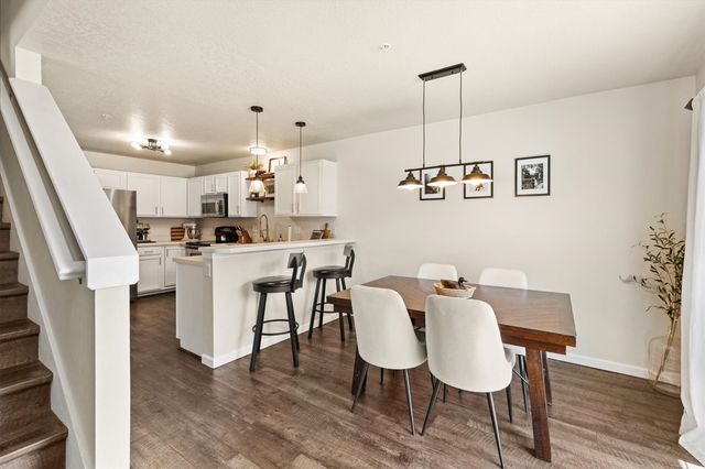 8610 Ep True Parkway 13006, West Des Moines, IA 50266