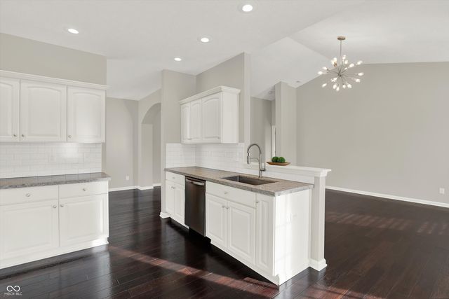 5873 Lost Oaks Drive, Carmel, IN 46033