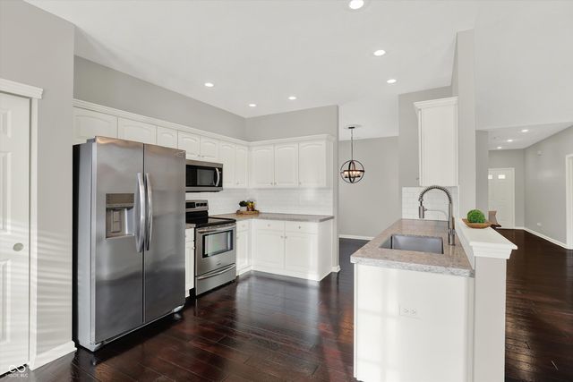 5873 Lost Oaks Drive, Carmel, IN 46033