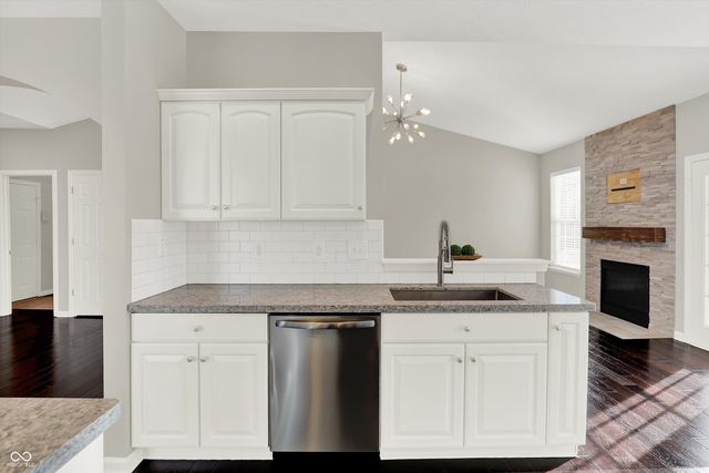 5873 Lost Oaks Drive, Carmel, IN 46033