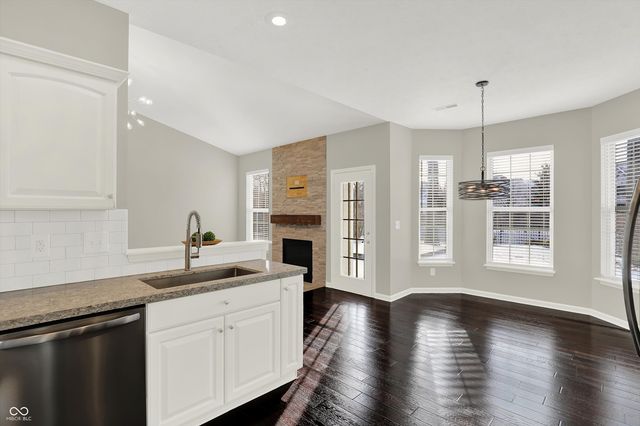 5873 Lost Oaks Drive, Carmel, IN 46033