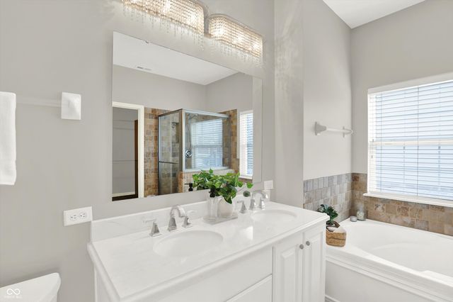 5873 Lost Oaks Drive, Carmel, IN 46033