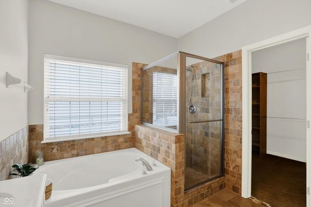 5873 Lost Oaks Drive, Carmel, IN 46033