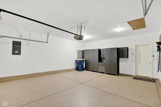 5873 Lost Oaks Drive, Carmel, IN 46033