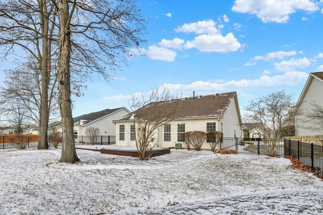 5873 Lost Oaks Drive, Carmel, IN 46033