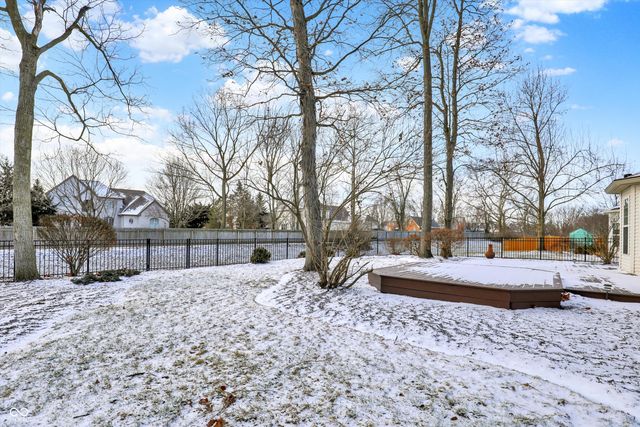 5873 Lost Oaks Drive, Carmel, IN 46033