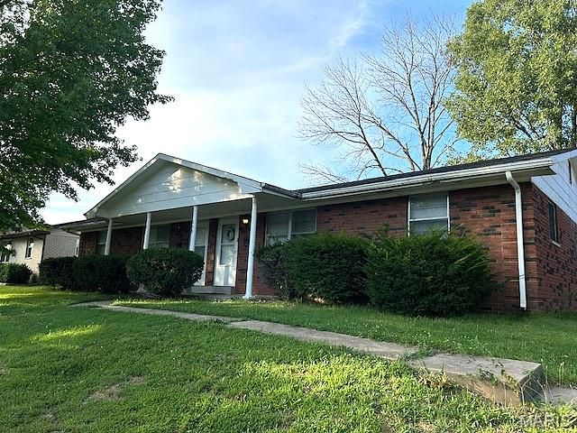 208 Gettysburg Road, Belleville, IL 62226