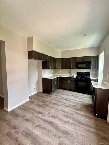 6 E 2nd Street 1st Floor, Huntington Station, NY 11746