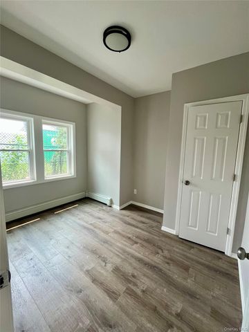 6 E 2nd Street 1st Floor, Huntington Station, NY 11746