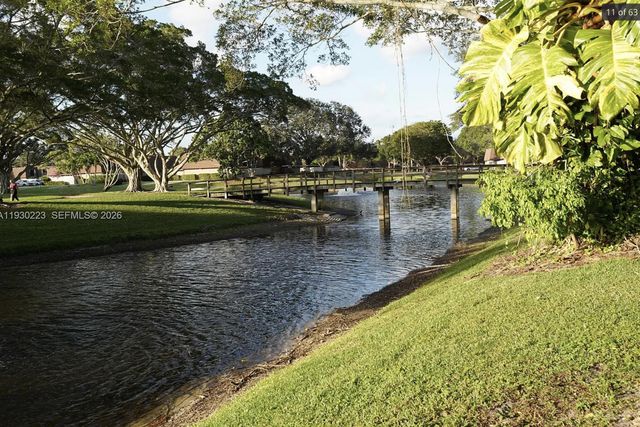 2427 24th Lane, Palm Beach Gardens, FL 33418