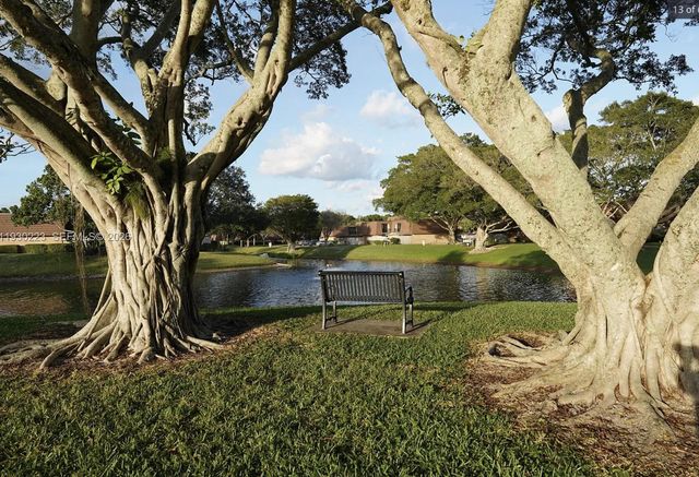 2427 24th Lane, Palm Beach Gardens, FL 33418