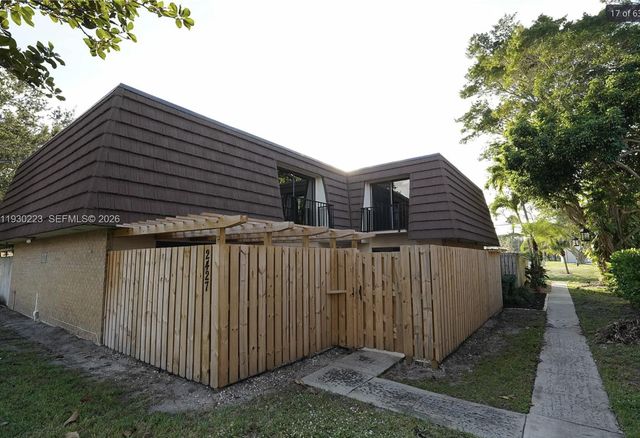 2427 24th Lane, Palm Beach Gardens, FL 33418