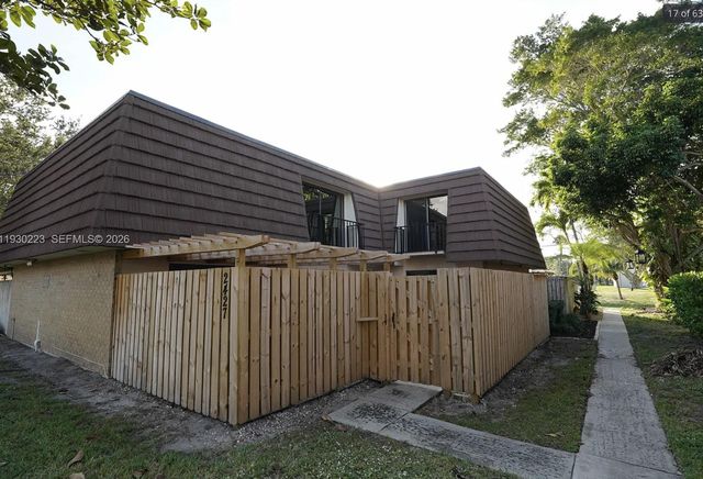 2427 24th Lane, Palm Beach Gardens, FL 33418