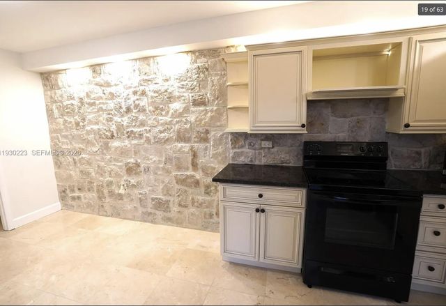 2427 24th Lane, Palm Beach Gardens, FL 33418