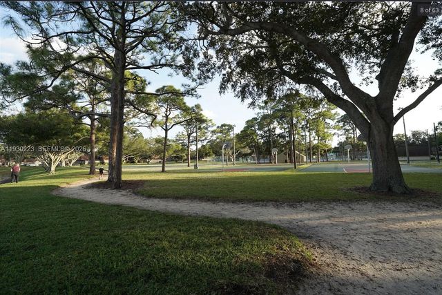 2427 24th Lane, Palm Beach Gardens, FL 33418