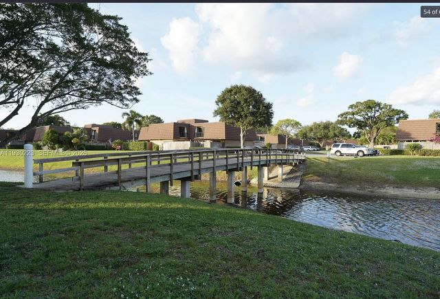 2427 24th Lane, Palm Beach Gardens, FL 33418