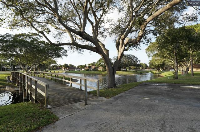 2427 24th Lane, Palm Beach Gardens, FL 33418