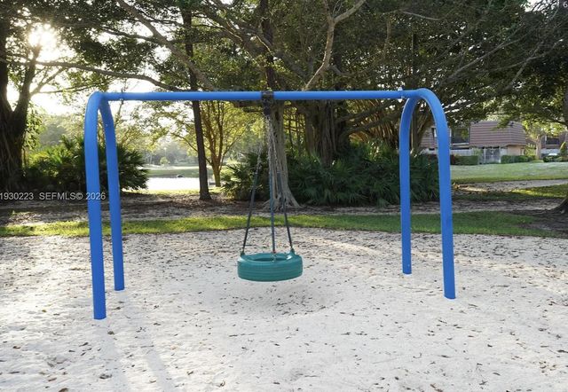 2427 24th Lane, Palm Beach Gardens, FL 33418