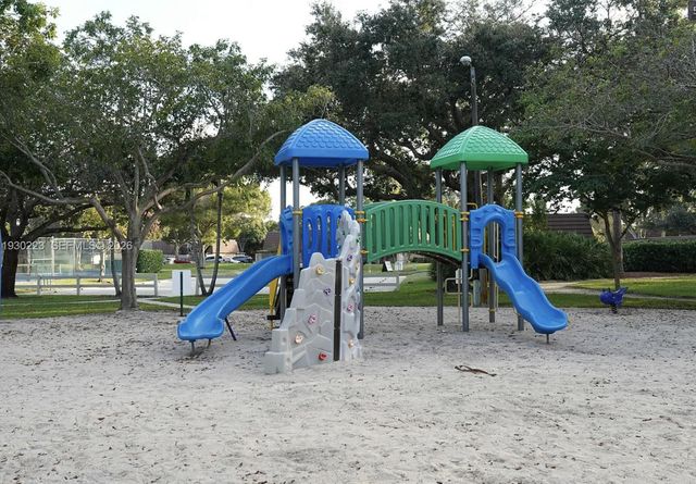 2427 24th Lane, Palm Beach Gardens, FL 33418