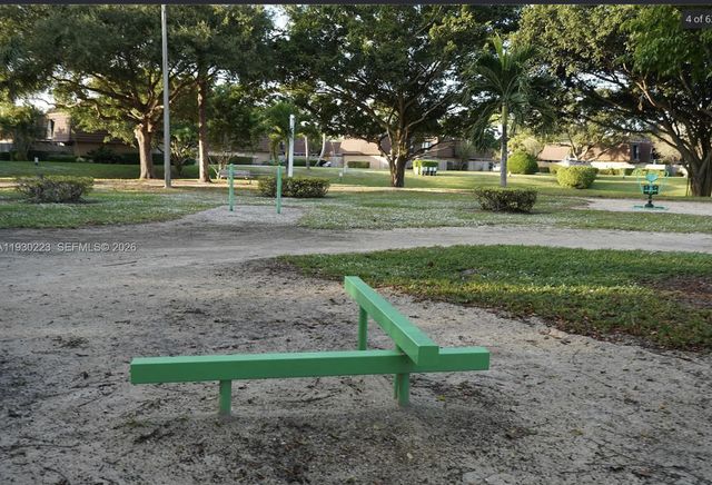 2427 24th Lane, Palm Beach Gardens, FL 33418