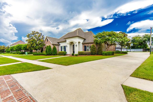 238 Hermitage Loop, Houma, LA 70360
