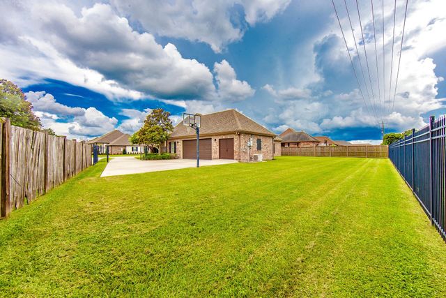 238 Hermitage Loop, Houma, LA 70360