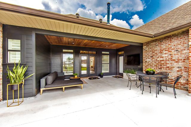 238 Hermitage Loop, Houma, LA 70360