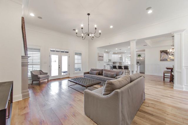 238 Hermitage Loop, Houma, LA 70360