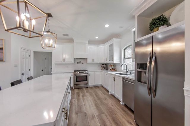 238 Hermitage Loop, Houma, LA 70360