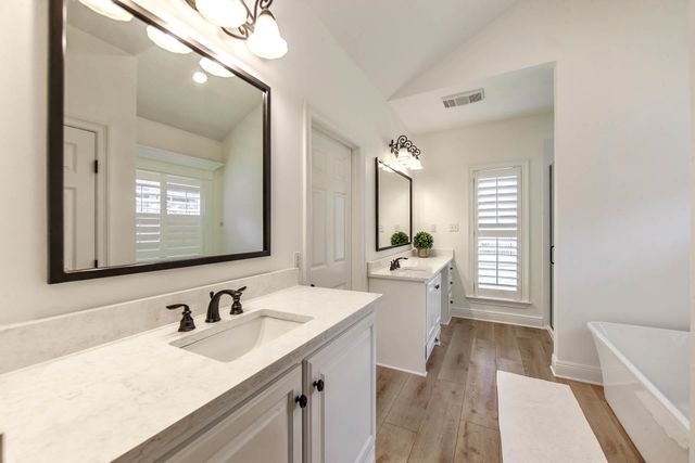 238 Hermitage Loop, Houma, LA 70360